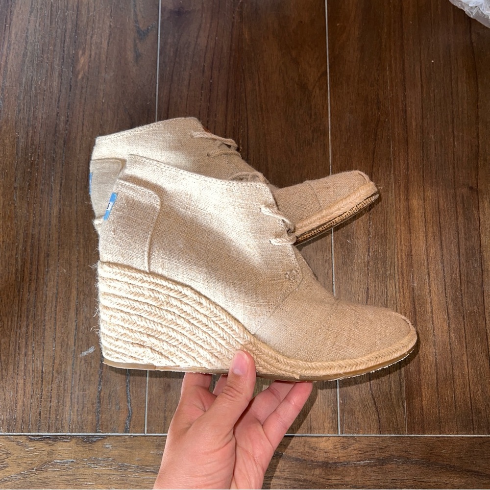 TOMS wedge booties size 8 NWOT
